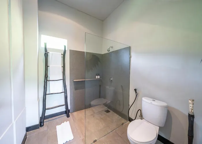 Wiraja 1 - Modern 4 Bdr In Berawa Вилла