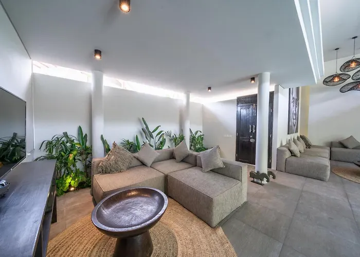 Wiraja 1 - Modern 4 Bdr In Berawa * チャングー