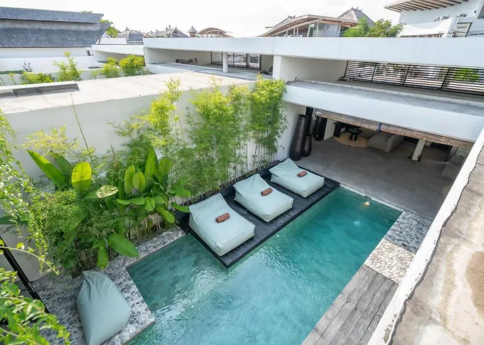 Wiraja 1 - Modern 4 Bdr In Berawa *