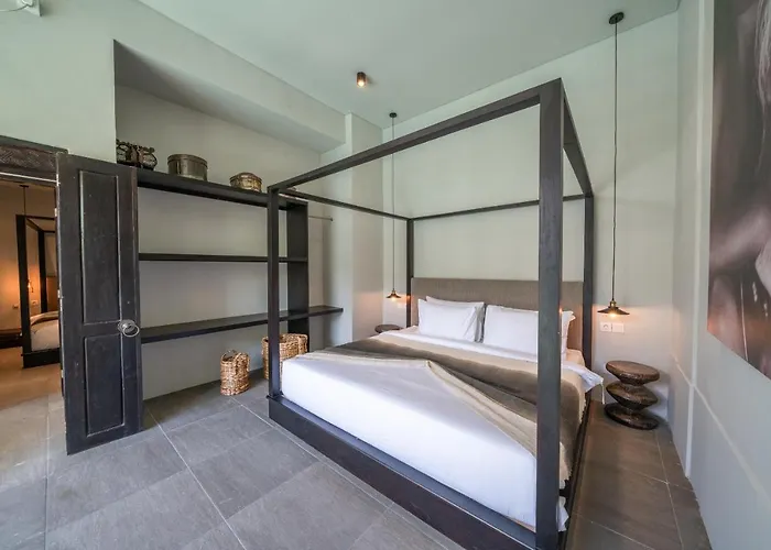Вилла Wiraja 1 - Modern 4 Bdr In Berawa *