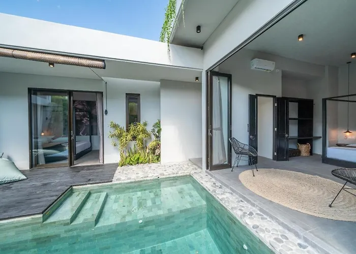 Wiraja 1 - Modern 4 Bdr In Berawa *