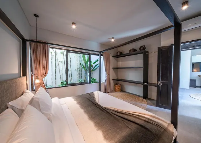 Wiraja 1 - Modern 4 Bdr In Berawa *